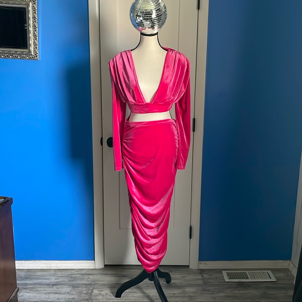 Women’s beautiful two piece hot pink sexy set never worn!